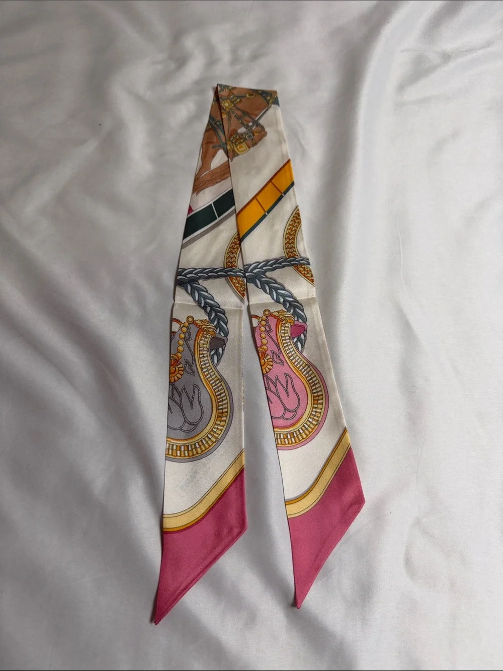 Hermès Grand Apparat Twilly Scarf in the Rose Nacre